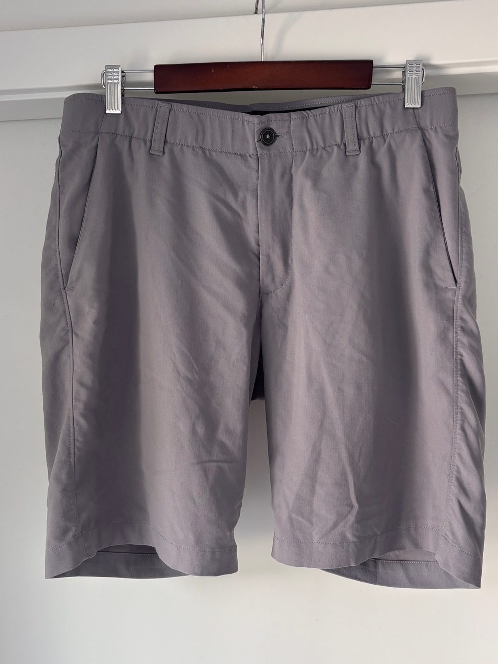 Under Armour Men's Gray Flat-Front Athletic Shorts